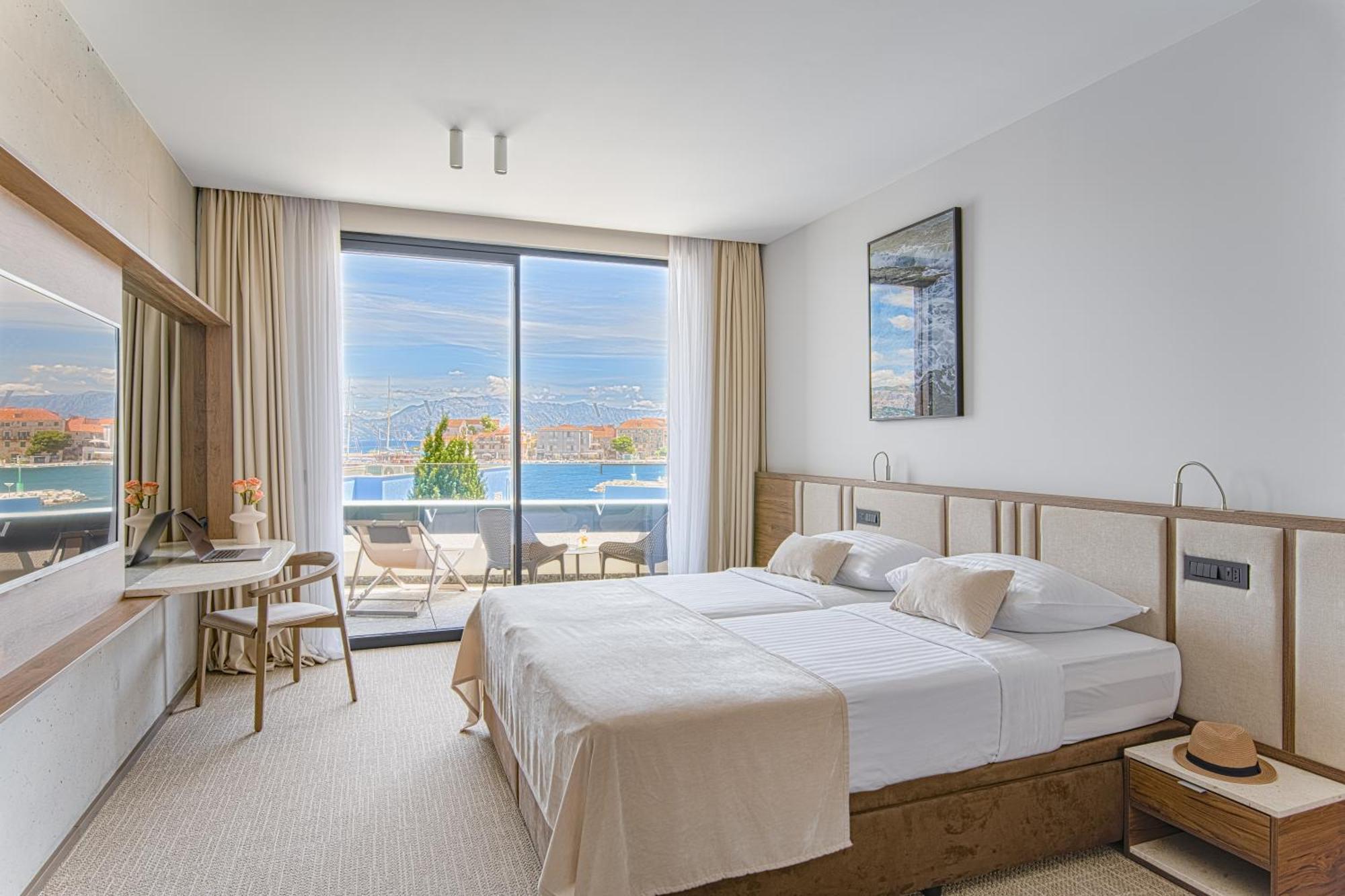 Grand Hotel View Постира Экстерьер фото