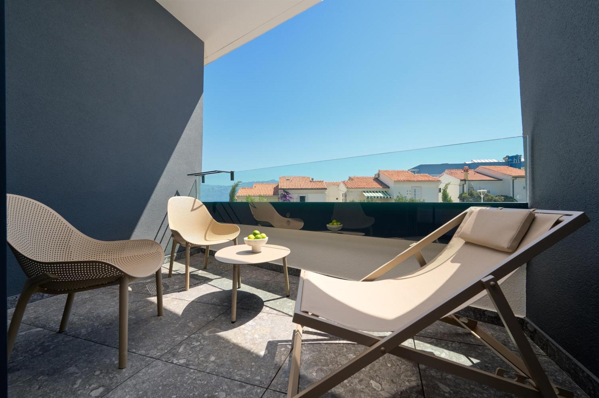 Grand Hotel View Постира Экстерьер фото